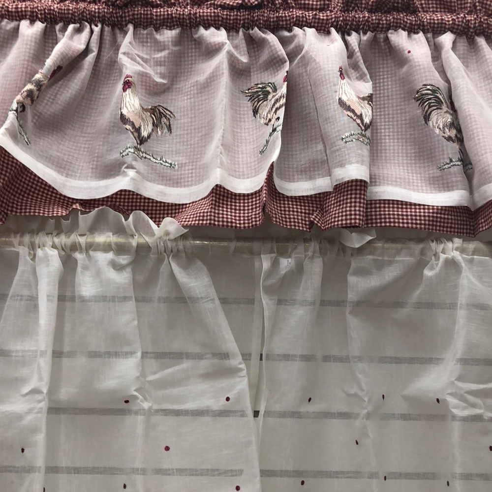 Rooster Kitchen Curtain - Picture 3 of 4